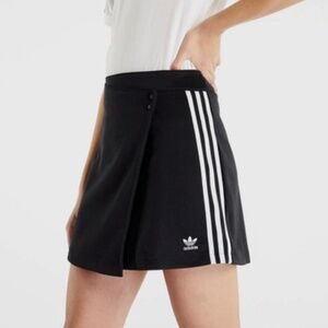 Adidas M Adicolor Classics 3-Stripes Short Wrapping Skirt Originals NWT Medium